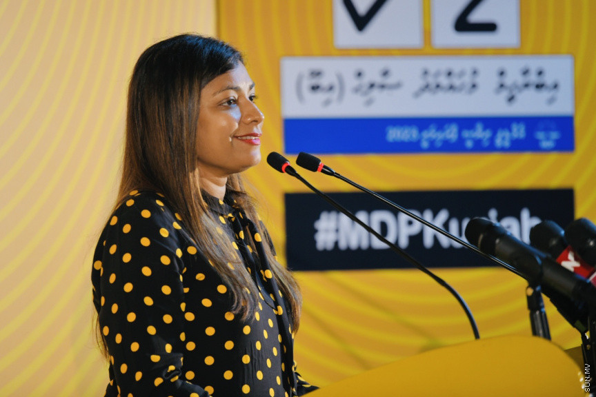 ރައީސް އިބްރާހީމް މުހައްމަދު ޞާލިހުގެ ކެމްޕެއިން ޖަލްސާގެ ތެރެއިން --- ސަންފޮޓޯ/ ނާއިލް ހުސައިން 