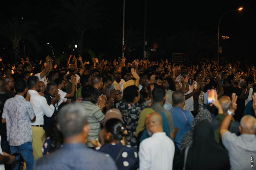 ރައީސް އިބްރާހީމް މުހައްމަދު ޞާލިހުގެ ކެމްޕެއިން ޖަލްސާގެ ތެރެއިން --- ސަންފޮޓޯ/ ނާއިލް ހުސައިން 
