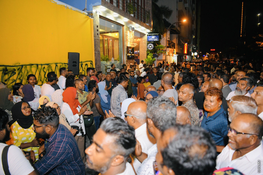 ރައީސް އިބްރާހީމް މުހައްމަދު ޞާލިހުގެ ކެމްޕެއިން ޖަލްސާގެ ތެރެއިން --- ސަންފޮޓޯ/ ނާއިލް ހުސައިން 