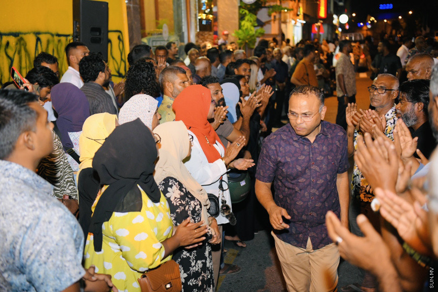 ރައީސް އިބްރާހީމް މުހައްމަދު ޞާލިހުގެ ކެމްޕެއިން ޖަލްސާގެ ތެރެއިން --- ސަންފޮޓޯ/ ނާއިލް ހުސައިން 