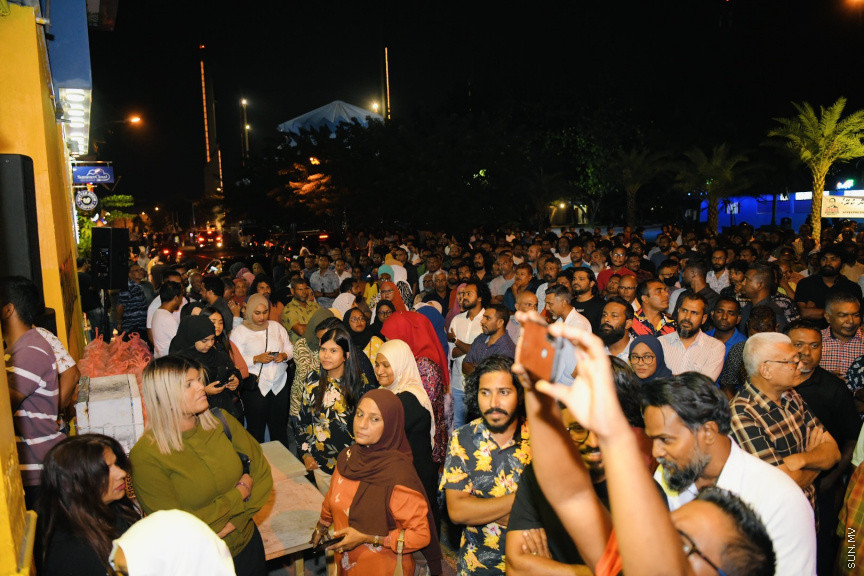 ރައީސް އިބްރާހީމް މުހައްމަދު ޞާލިހުގެ ކެމްޕެއިން ޖަލްސާގެ ތެރެއިން --- ސަންފޮޓޯ/ ނާއިލް ހުސައިން 
