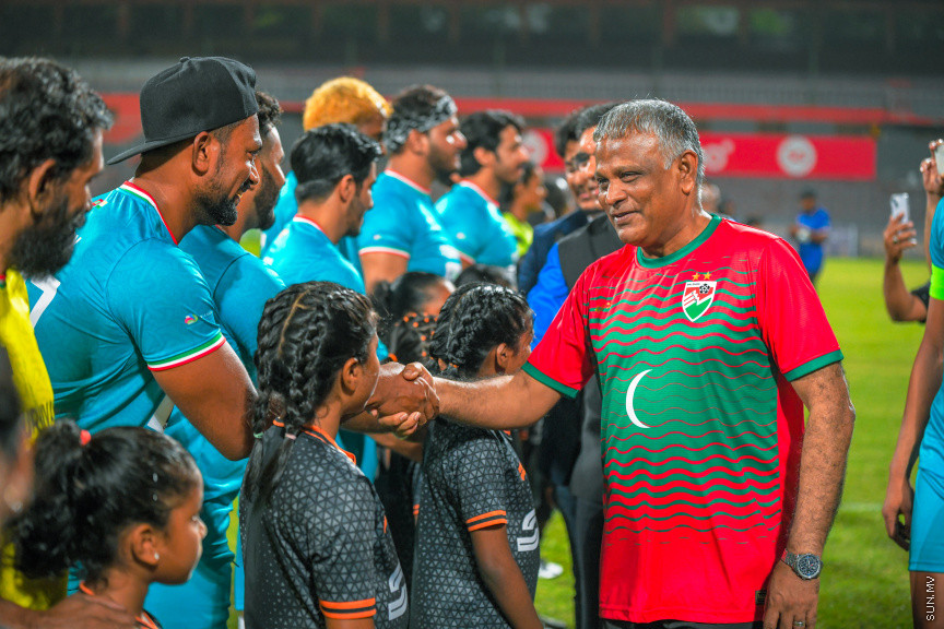 ޓުއަނިވަލް ހަރަކާތުގެ ތެރެއިން ރާއްޖެ އާއި ބޮލީވުޑްގެ ތަރިން ކުޅުނު ފޯރިގަދަ މެޗުގެ ތެރެއިިން -- ސަން ފޮޓޯ/ މުހައްމަދު ހައްޔާން