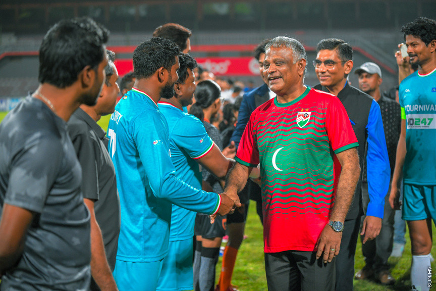 ޓުއަނިވަލް ހަރަކާތުގެ ތެރެއިން ރާއްޖެ އާއި ބޮލީވުޑްގެ ތަރިން ކުޅުނު ފޯރިގަދަ މެޗުގެ ތެރެއިިން -- ސަން ފޮޓޯ/ މުހައްމަދު ހައްޔާން