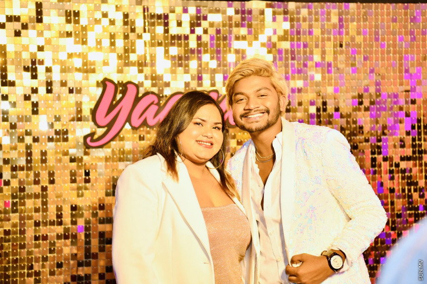 އާރް2ޒީ ޕްރޮޑަކްޝަނާއި ބައިސްކޯފު ގުޅިގެން ނެރުނު ޔާރާ ސީރީޒްގެ ރެޑް ކާޕެޓް އިވެންޓްގެ ތެރެއިން --- ސަން ފޮޓޯ/ މުހައްމަދު ނާއިލް ހުސައިން