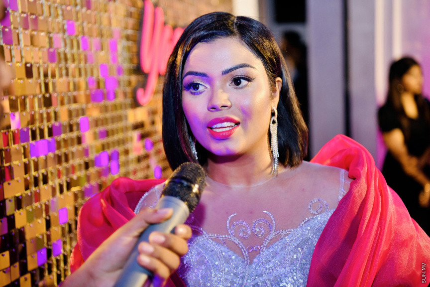 އާރް2ޒީ ޕްރޮޑަކްޝަނާއި ބައިސްކޯފު ގުޅިގެން ނެރުނު ޔާރާ ސީރީޒްގެ ރެޑް ކާޕެޓް އިވެންޓްގެ ތެރެއިން --- ސަން ފޮޓޯ/ މުހައްމަދު ނާއިލް ހުސައިން