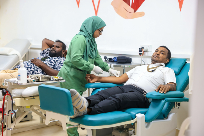 ލޭ ހަދިޔާ ކުރުމުގެ ހަރަކާތް ބާއްވަނީ ތެލެސީމިއާ ސެންޓަރުގައި -- ފޮޓޯ/ މުހައްމަދު ޝާތިއު އަބްދުﷲ 
