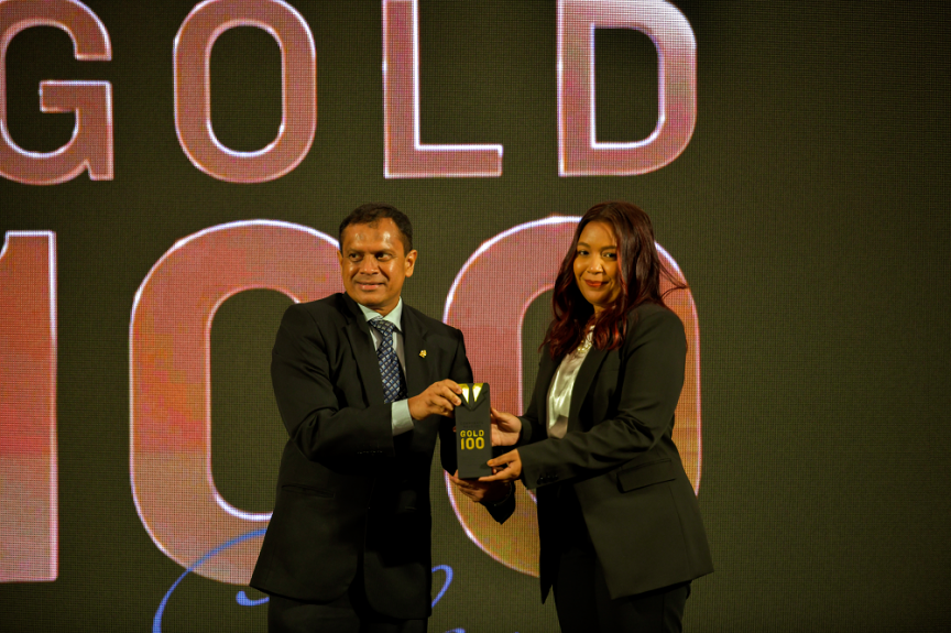 ކޯޕަރޭޓް މޯލްޑިވްސް - ގޯލްޑް 100 ގާލާ ނައިޓްގެ ތެރެއިން --- ސަން ފޮޓޯ/ އަޙްމަދު ސަދޫފް މޫސާ