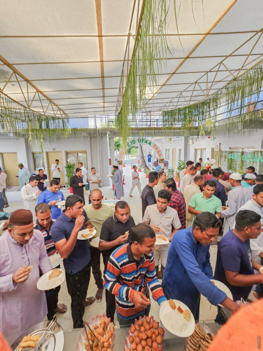 ސަން ސިޔާމް ވިލުރީފްގައި އަޟްހާ އީދު ފާހަގަކުރުން --- ސަން ފޮޓޯ