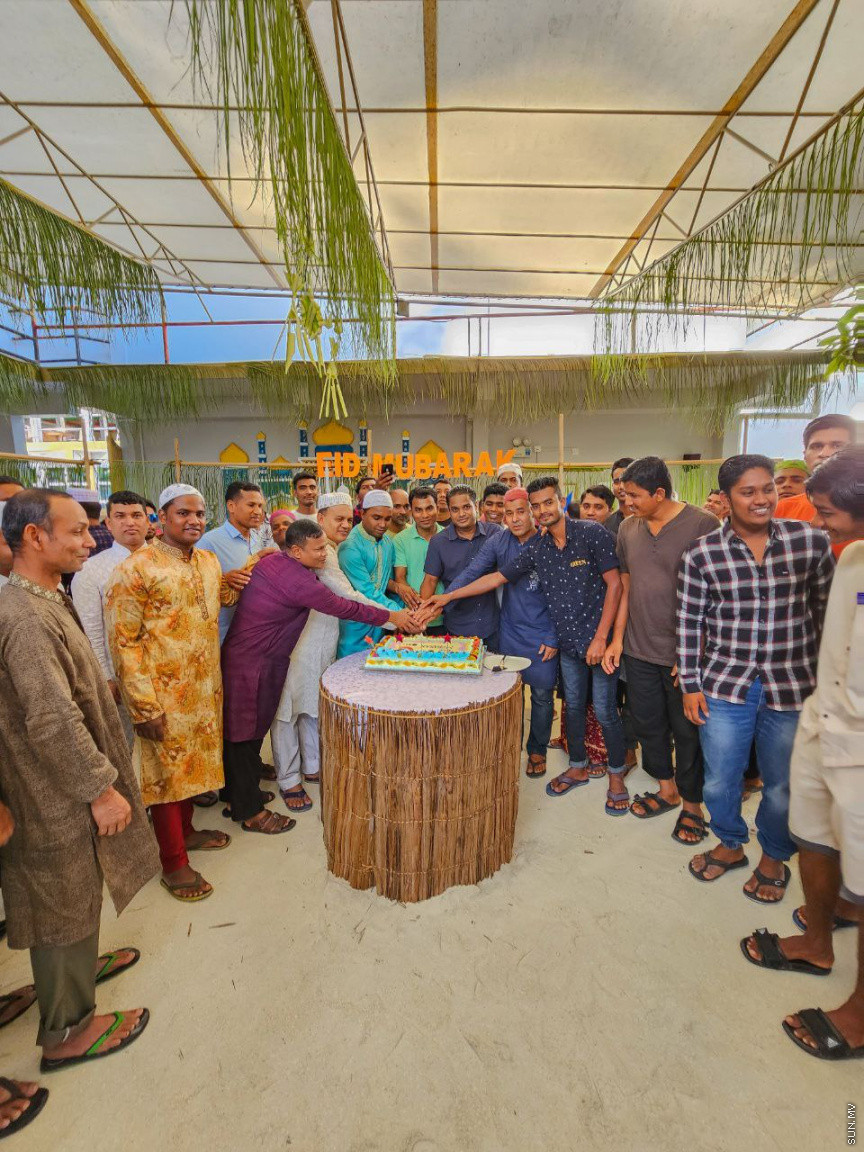 ސަން ސިޔާމް ވިލުރީފްގައި އަޟްހާ އީދު ފާހަގަކުރުން --- ސަން ފޮޓޯ