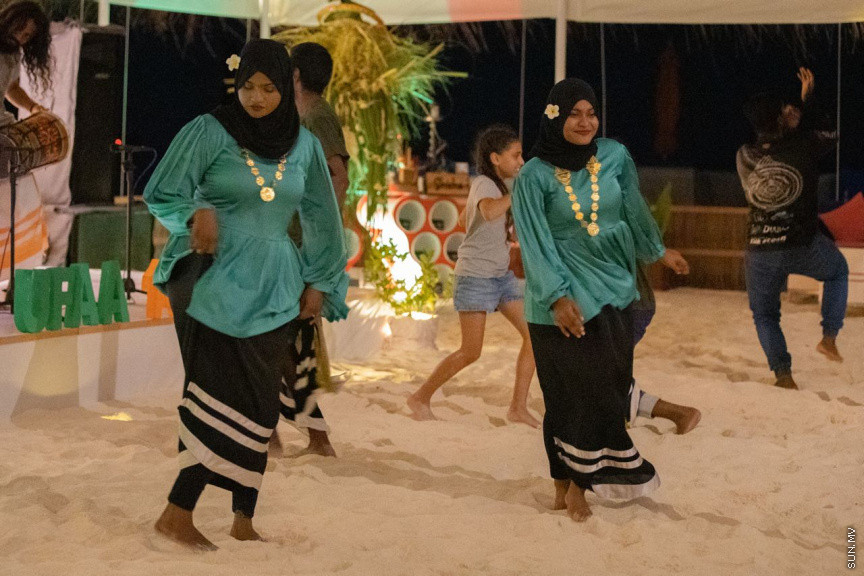 ސަން ސިޔާމް ވިލުރީފްގައި އަޟުހާ އީދު ފާހަގަކުރުމަށް ކުރިއަށްގެންދިޔަ ހަރަކާތްތަކުގެ ތެރެއިން --- ސަން ފޮޓޯ