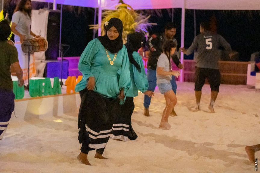 ސަން ސިޔާމް ވިލުރީފްގައި އަޟުހާ އީދު ފާހަގަކުރުމަށް ކުރިއަށްގެންދިޔަ ހަރަކާތްތަކުގެ ތެރެއިން --- ސަން ފޮޓޯ