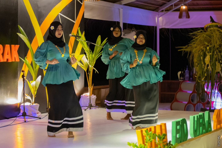 ސަން ސިޔާމް ވިލުރީފްގައި އަޟުހާ އީދު ފާހަގަކުރުމަށް ކުރިއަށްގެންދިޔަ ހަރަކާތްތަކުގެ ތެރެއިން --- ސަން ފޮޓޯ