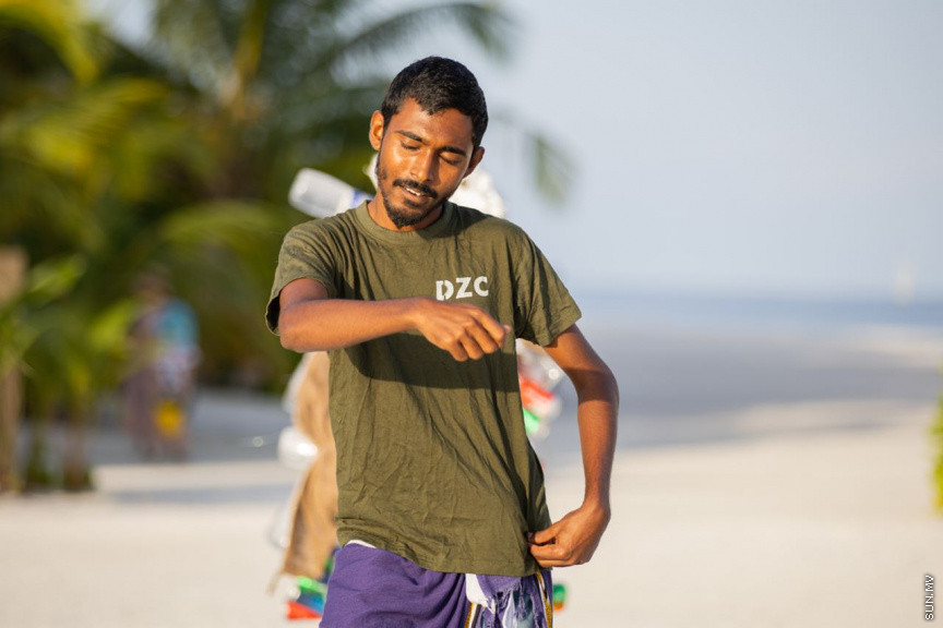 ސަން ސިޔާމް ވިލުރީފްގައި އަޟުހާ އީދު ފާހަގަކުރުމަށް ކުރިއަށްގެންދިޔަ ހަރަކާތްތަކުގެ ތެރެއިން --- ސަން ފޮޓޯ