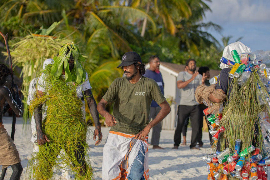 ސަން ސިޔާމް ވިލުރީފްގައި އަޟުހާ އީދު ފާހަގަކުރުމަށް ކުރިއަށްގެންދިޔަ ހަރަކާތްތަކުގެ ތެރެއިން --- ސަން ފޮޓޯ