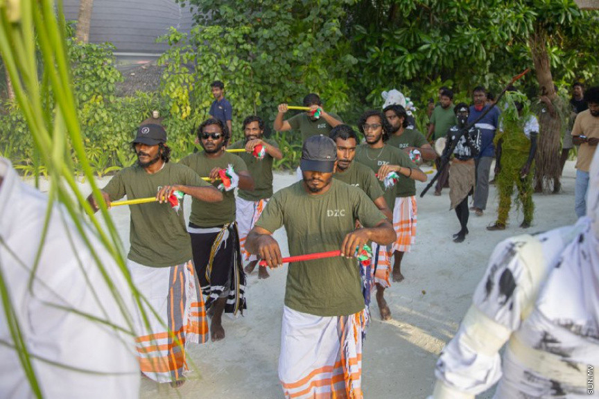 ސަން ސިޔާމް ވިލުރީފްގައި އަޟުހާ އީދު ފާހަގަކުރުމަށް ކުރިއަށްގެންދިޔަ ހަރަކާތްތަކުގެ ތެރެއިން --- ސަން ފޮޓޯ