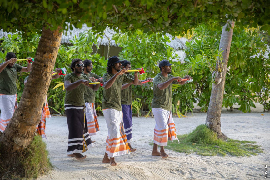 ސަން ސިޔާމް ވިލުރީފްގައި އަޟުހާ އީދު ފާހަގަކުރުމަށް ކުރިއަށްގެންދިޔަ ހަރަކާތްތަކުގެ ތެރެއިން --- ސަން ފޮޓޯ