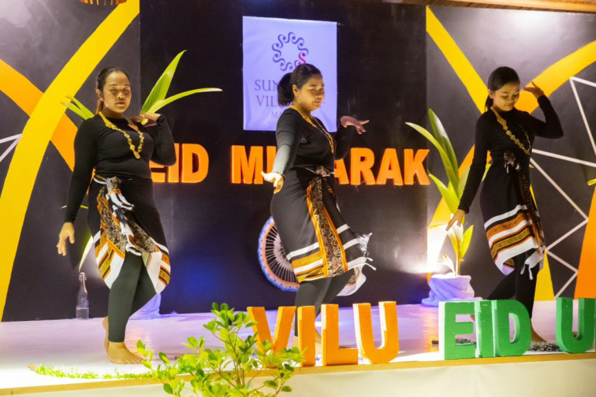 ސަން ސިޔާމް ވިލުރީފްގައި އަޟުހާ އީދު ފާހަގަކުރުމަށް ކުރިއަށްގެންދިޔަ ހަރަކާތްތަކުގެ ތެރެއިން --- ސަން ފޮޓޯ