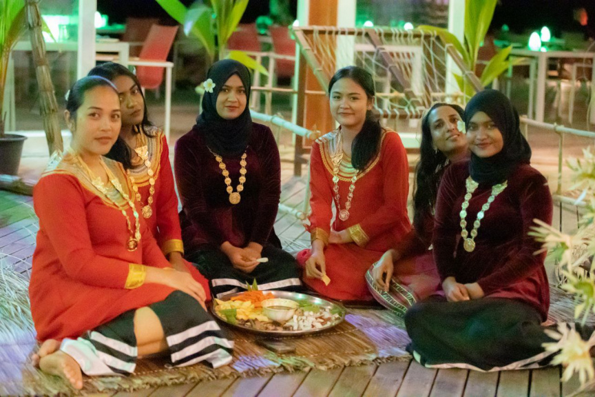 ސަން ސިޔާމް ވިލުރީފްގައި އަޟުހާ އީދު ފާހަގަކުރުމަށް ކުރިއަށްގެންދިޔަ ހަރަކާތްތަކުގެ ތެރެއިން --- ސަން ފޮޓޯ