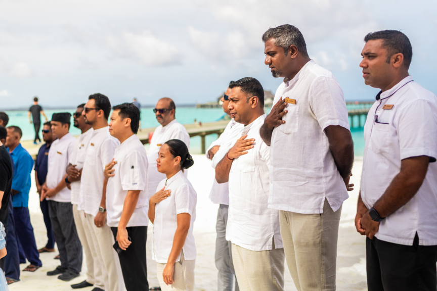 މިނިވަން ދުވަހުގެ މުނާސަބަތުގައި ސަން ސިޔާމް އިރުފުށީގައި ބޭއްވި ދިދަ ނެގުމުގެ ރަސްމިއްޔާތުގެ ތެރެއިން -- 