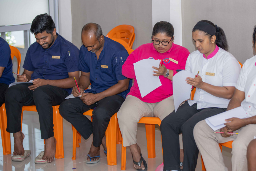 ދުނިޔޭގެ ޒުވާނުންގެ ދުވަސް ފާހަގަކުރަން ސަން ސިޔާމް ވިލުރީފުގައި ބޭއްވި ހަރަކާތްތަކުގެ ތެރެއިން -- ސަން ފޮޓޯ