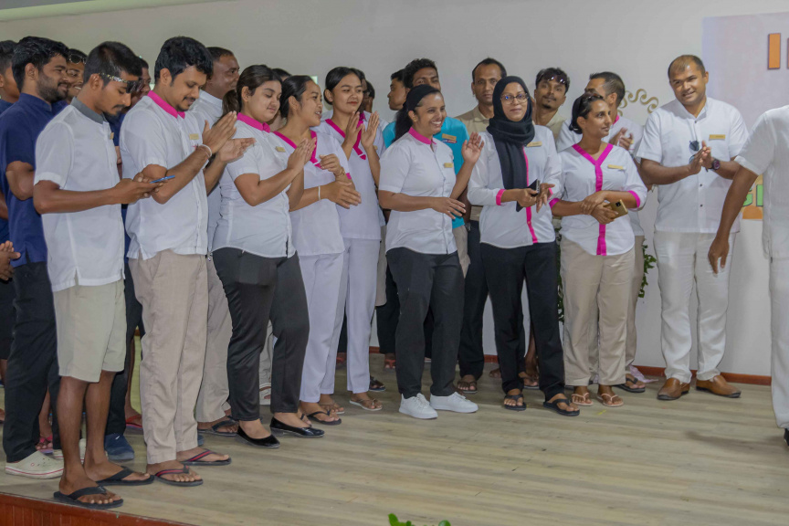 ދުނިޔޭގެ ޒުވާނުންގެ ދުވަސް ފާހަގަކުރަން ސަން ސިޔާމް ވިލުރީފުގައި ބޭއްވި ހަރަކާތްތަކުގެ ތެރެއިން -- ސަން ފޮޓޯ