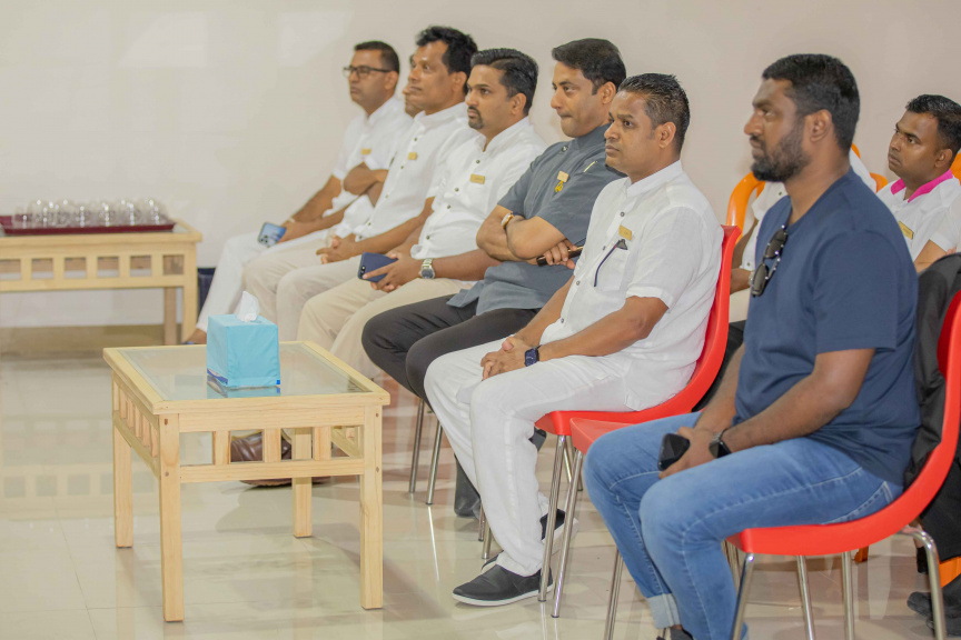 ދުނިޔޭގެ ޒުވާނުންގެ ދުވަސް ފާހަގަކުރަން ސަން ސިޔާމް ވިލުރީފުގައި ބޭއްވި ހަރަކާތްތަކުގެ ތެރެއިން -- ސަން ފޮޓޯ