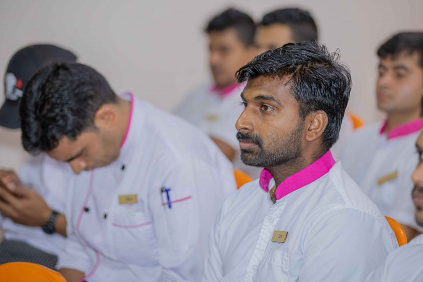 ދުނިޔޭގެ ޒުވާނުންގެ ދުވަސް ފާހަގަކުރަން ސަން ސިޔާމް ވިލުރީފުގައި ބޭއްވި ހަރަކާތްތަކުގެ ތެރެއިން -- ސަން ފޮޓޯ
