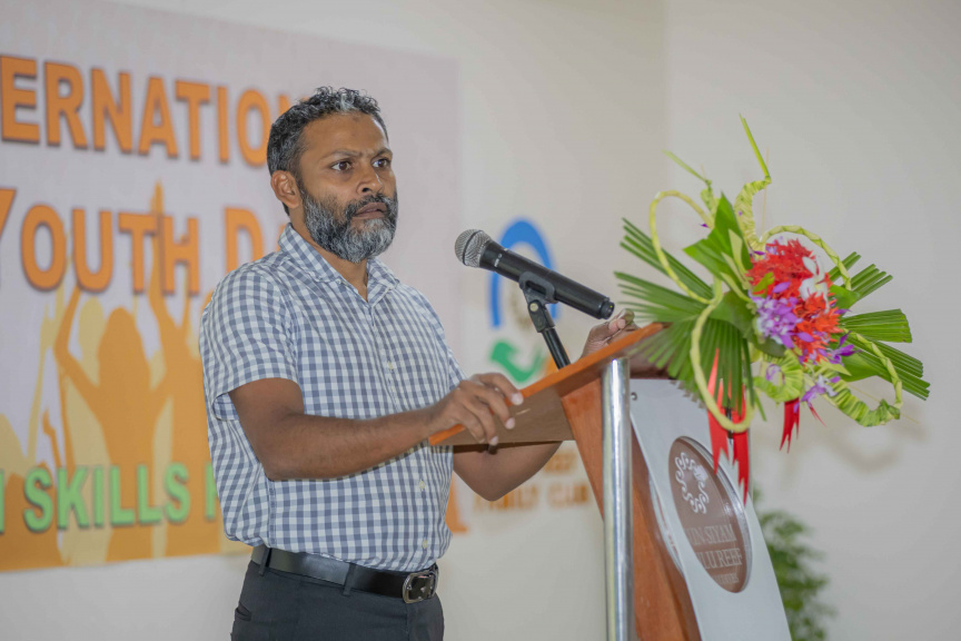 ދުނިޔޭގެ ޒުވާނުންގެ ދުވަސް ފާހަގަކުރަން ސަން ސިޔާމް ވިލުރީފުގައި ބޭއްވި ހަރަކާތްތަކުގެ ތެރެއިން -- ސަން ފޮޓޯ