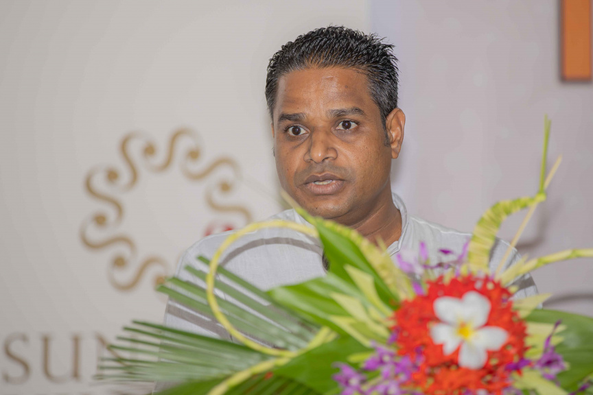 ދުނިޔޭގެ ޒުވާނުންގެ ދުވަސް ފާހަގަކުރަން ސަން ސިޔާމް ވިލުރީފުގައި ބޭއްވި ހަރަކާތްތަކުގެ ތެރެއިން -- ސަން ފޮޓޯ