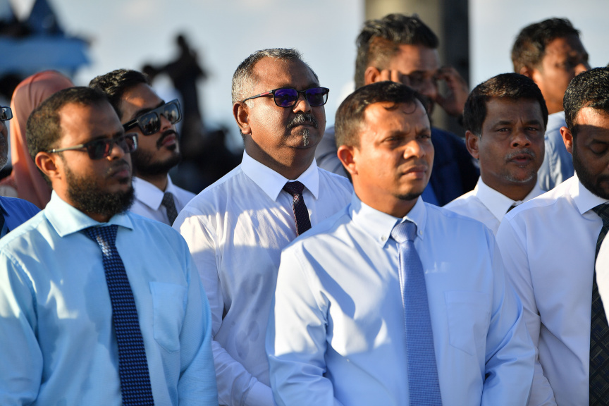 ފުށިދިއްގަރު ފަޅު ހިއްކަން ފެށުން: މަޝްރޫއު ފެށުމުގެ ރަސްމިއްޔާތުގައި އާބަންކޯގެ މެނޭޖިން ޑިރެކްޓަރު ފަޒުލް ރަޝީދު -- ފޮޓޯ/ ރައީސް އޮފީސް  