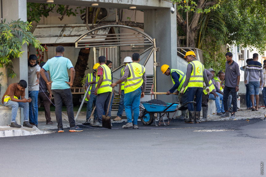 އަމީނީ މަގުގައި އެއްކޮށް ތާރުއަޅައި ނިންމާލާފައި -- ސަން ފޮޓޯ: އިންފިނިޓް މޮމެންޓްސް/ މުހައްމަދު މާވީ
