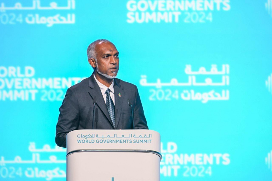 ރައީސް ޑރ. މުޙައްމަދު މުއިއްޒު ވޯލްޑް ގަވަމެންޓްސް ސަމިޓުގައި ތަގުރީރު ކުރެއްވުން: އެއީ ދިވެހި ރައީސަކު އެ ސަމިޓުގައި ތަގުރީރު ކުރެއްވި ފުރަތަމަ ފަހަރު -- ފޮޓޯ/ ރައީސް އޮފީސް