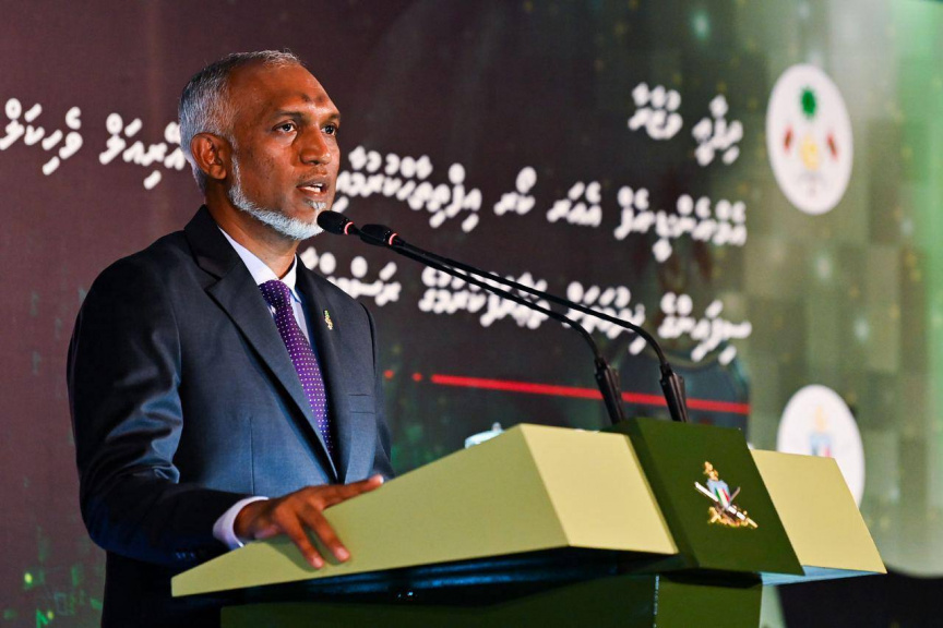 އެމްއެންޑީއެފް އެއާކޯ އިފްތިތާހުކުރުމާއި، އަންމޭންޑް އޭރިއަލް ވެހިކަލް (ޔޫއޭވީ) ސިފައިންގެ ޚިދުމަތް ތައާރަފްކުރުމަށް ނ. މާފަރު އިންޓަނޭޝަނަލް އެއާޕޯޓުގައި މިރޭ ބޭއްވި ޚާއްސަ ރަސްމިއްޔާތުގެ ތެރެއިން -- ފޮޓޯ: ރައީސް އޮފީސް