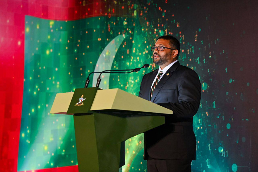 އެމްއެންޑީއެފް އެއާކޯ އިފްތިތާހުކުރުމާއި، އަންމޭންޑް އޭރިއަލް ވެހިކަލް (ޔޫއޭވީ) ސިފައިންގެ ޚިދުމަތް ތައާރަފްކުރުމަށް ނ. މާފަރު އިންޓަނޭޝަނަލް އެއާޕޯޓުގައި މިރޭ ބޭއްވި ޚާއްސަ ރަސްމިއްޔާތުގެ ތެރެއިން -- ފޮޓޯ: ރައީސް އޮފީސް