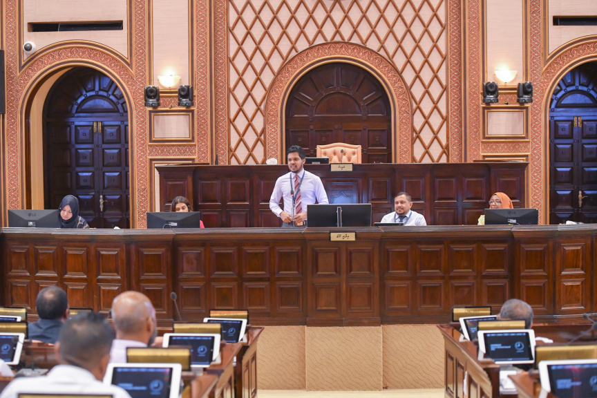 ވިހިވަނަ މަޖިލީހުގެ މެންބަރުންނަށް ބޭއްވި ޚާއްސަ ސެޝަންގެ ތެރެއިން -- ފޮޓޯ/ މަޖިލިސް 