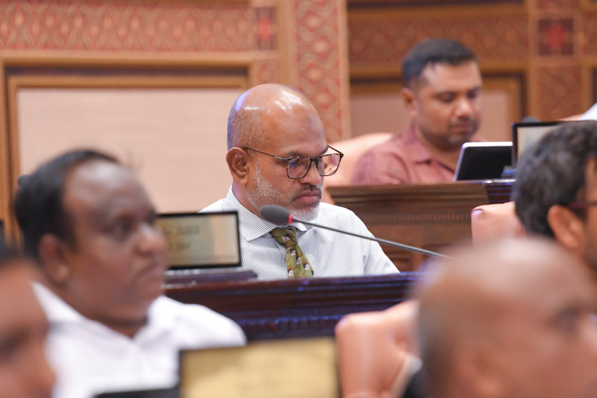 ދިއްގަރު ދާއިރާގެ އިންތިހާބީ މެމްބަރު އަހުމަދު ނާޒިމް: މަޖިލީހުގެ ނައިބު ރައީސްކަމަށް ނާޒިމް ހޮވަން ޕީއެންސީން ވަނީ ފާސްކޮށްފައި -- ފޮޓޯ/ މަޖިލިސް 