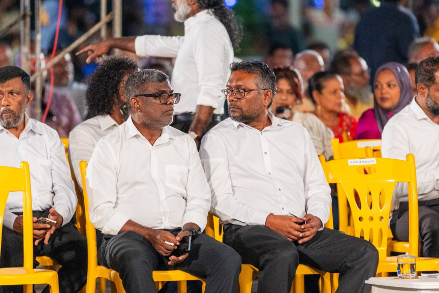 އެމްޑީޕީން ބޭއްވި ޖަލްސާއާއި ގައުމީ މަޖިލީހުގެ ބައްދަލުވުމުގެ ތެރެއިން -- ސަން ފޮޓޯ/ މޫސާ ނަދީމް