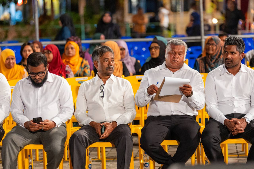 އެމްޑީޕީން ބޭއްވި ޖަލްސާއާއި ގައުމީ މަޖިލީހުގެ ބައްދަލުވުމުގެ ތެރެއިން -- ސަން ފޮޓޯ/ މޫސާ ނަދީމް