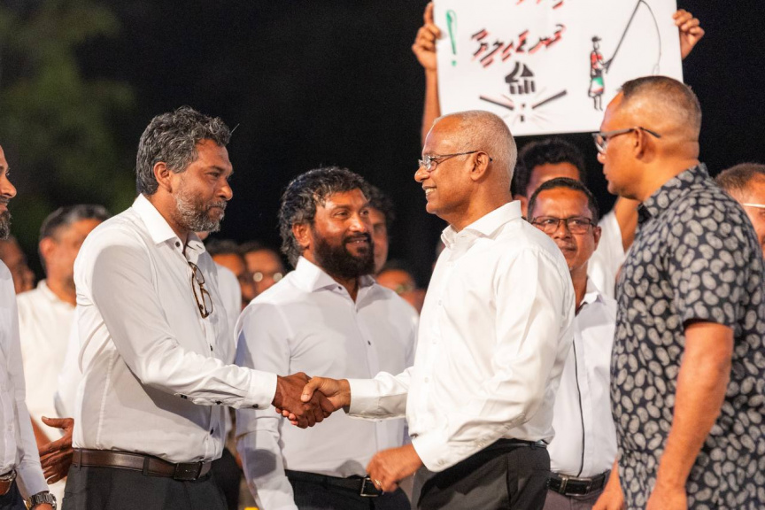 އެމްޑީޕީން ބޭއްވި ޖަލްސާއާއި ގައުމީ މަޖިލީހުގެ ބައްދަލުވުމުގައި ކުރީގެ ރައިސް އިބްރާހީމް މުޙައްމަދު ޞާލިޙް -- ސަން ފޮޓޯ/ މޫސާ ނަދީމް