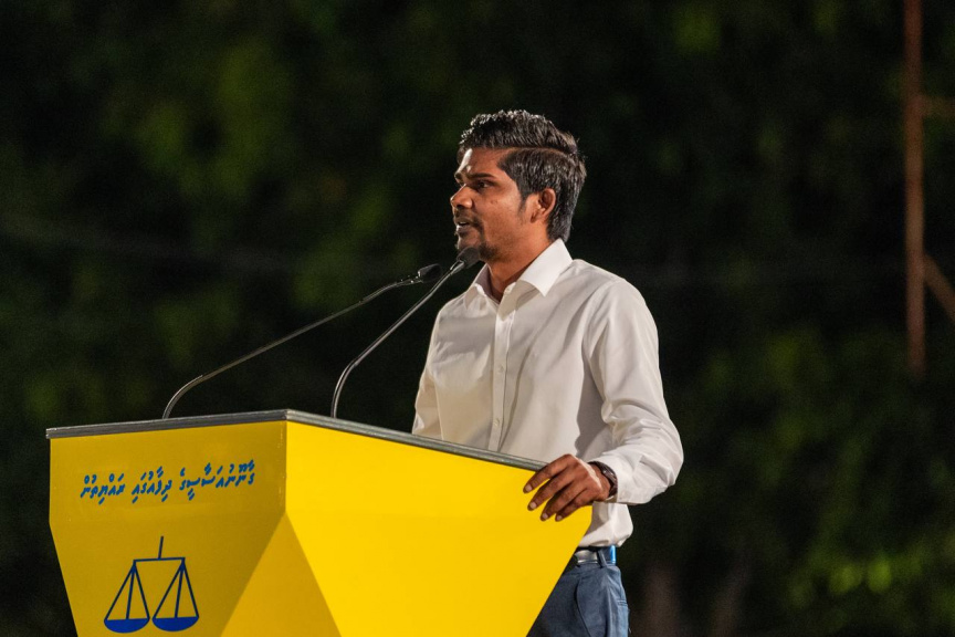 އާރުޑީސީގެ ކުރީގެ އެމްޑީ މޫސާ އަލިމަނިކު (މޫކޭ): އެމްޑީޕީން ބޭއްވި ޖަލްސާއާއި ގައުމީ މަޖިލީހުގެ ބައްދަލުވުމުގައި ސަރުކާރަށް ވަރަށް ބޮޑަށް ފާޑުކިޔައިފައިވޭ -- ސަން ފޮޓޯ/ މޫސާ ނަދީމް
