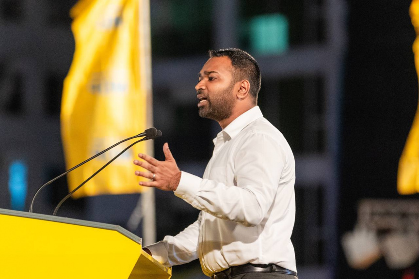 ގަލޮޅު ދެކުނު ދާއިރާގެ މެންބަރު މީކާއީލް ނަސީމް: އެމްޑީޕީން ބޭއްވި ޖަލްސާއާއި ގައުމީ މަޖިލީހުގެ ބައްދަލުވުމުގައި ސަރުކާރަށް ވަރަށް ބޮޑަށް ފާޑުކިޔައިފައިވޭ -- ސަން ފޮޓޯ/ މޫސާ ނަދީމް