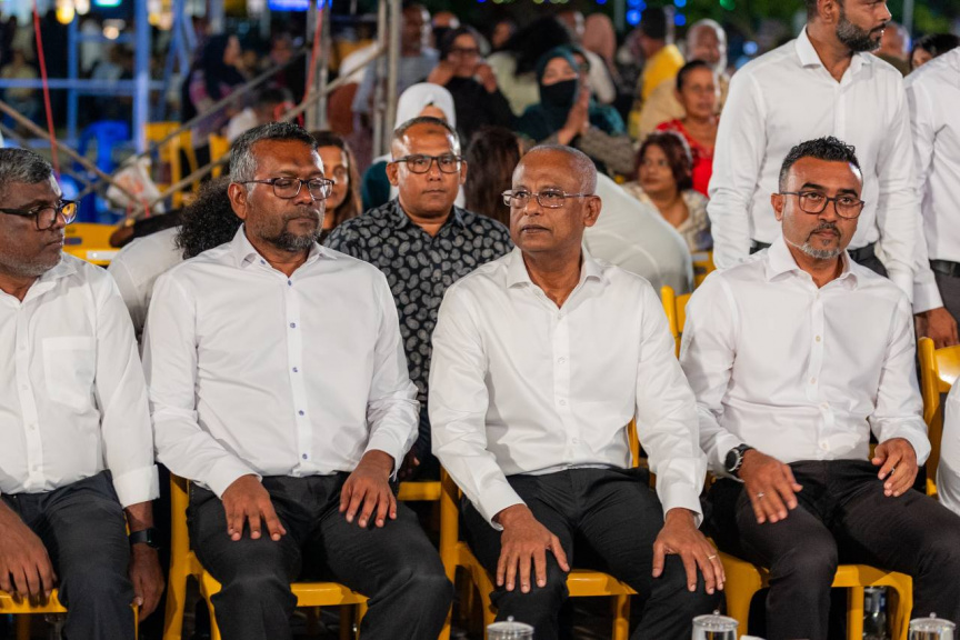 އެމްޑީޕީން 'ގާނޫނު އަސާސީގެ ދިފާއުގައި'ގެ ނަމުގައި ބޭއްވި ޖަލްސާގެ ތެރެއިން -- ސަން ފޮޓޯ/ މޫސާ ނަދީމް