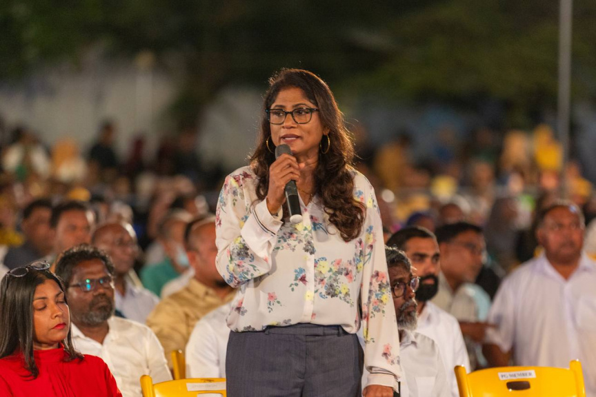 އެމްޑީޕީގެ ކުރީގެ ޗެއާޕާސަން މާރިޔާ: އެމްޑީޕީން ގާނޫނު އަސާސީގެ ދިފާއުގައިގެ ނަމުގައި ބޭއްވި ޖަލްސާގައި، ގާނޫނު އަސާސީއަށް ގެނައި އިސްލާހު ބާތިލުކުރަން ގޮވާލާ ޕެޓިޝަނެއް އިއްވި -- ސަން ފޮޓޯ/ މޫސާ ނަދީމް