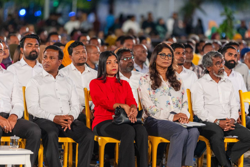 އެމްޑީޕީން ބޭއްވި ޖަލްސާއާއި ގައުމީ މަޖިލީހުގެ ބައްދަލުވުމުގެ ތެރެއިން -- ސަން ފޮޓޯ/ މޫސާ ނަދީމް