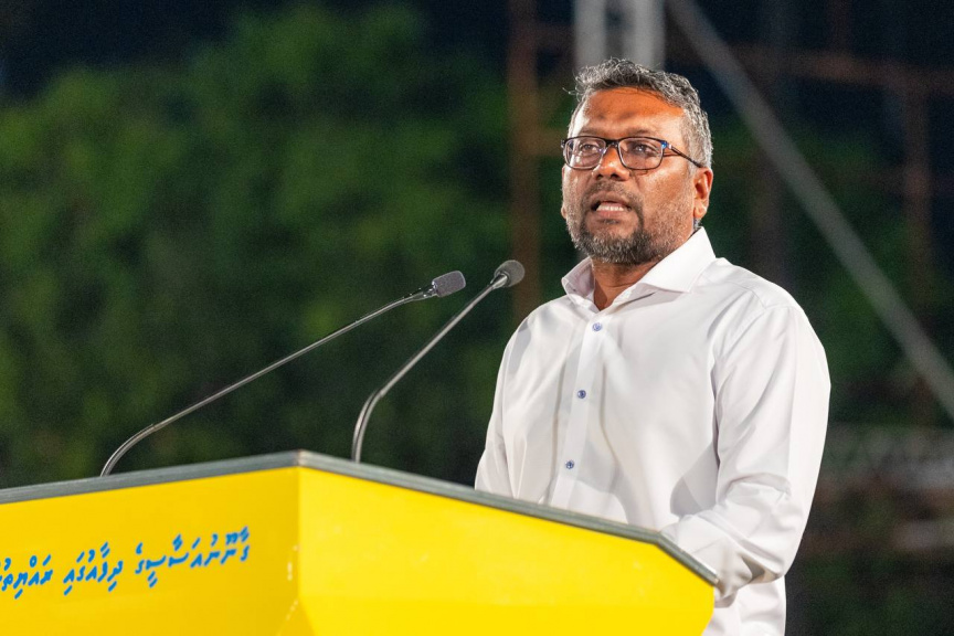 އެމްޑީޕީގެ ޗެއާޕާސަން ފައްޔާޒު އިސްމާއީލް: އެމްޑީޕީން ބޭއްވި  އެމްޑީޕީން ބޭއްވި ޖަލްސާއާއި ގައުމީ މަޖިލީހުގެ ބައްދަލުވުމުގައި ސަރުކާރަށް ވަރަށް ބޮޑަށް ފާޑުކިޔައިފައިވޭ -- ސަން ފޮޓޯ/ މޫސާ ނަދީމް