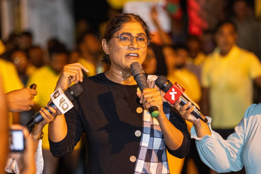 31 ޖެނުއަރީ 2025: އެމްޑީޕީގެ ކުރީގެ ޗެއާޕާސަން މާރިޔާ ދީދީ "ފުދިއްޖެ، ފުނޑިއްޖެ" ހިނގާލުމުގައި ވާހަކަދައްކަވަނީ ---- ސަން ފޮޓޯ/ މޫސާ ނަދީމް