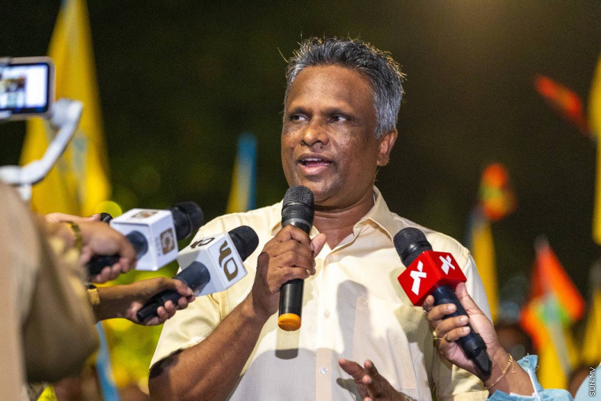 31 ޖެނުއަރީ 2025: މާލޭގެ މޭޔަރު އާދަމް އާޒިމް "ފުދިއްޖެ، ފުނޑިއްޖެ" ހިނގާލުމުގައި ވާހަކަދައްކަވަނީ ---- ސަން ފޮޓޯ/ މޫސާ ނަދީމް
