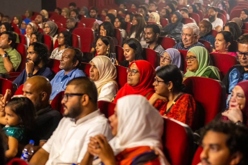 ޓޫ އޮފް އަސްގެ މިއުޒިކް ޝޯ އޮލިމްޕަހުގައި ބޭއްވި ހައުސް ފުލްކޮށް -- ސަން ފޮޓޯ/ މޫސާ ނަދީމް