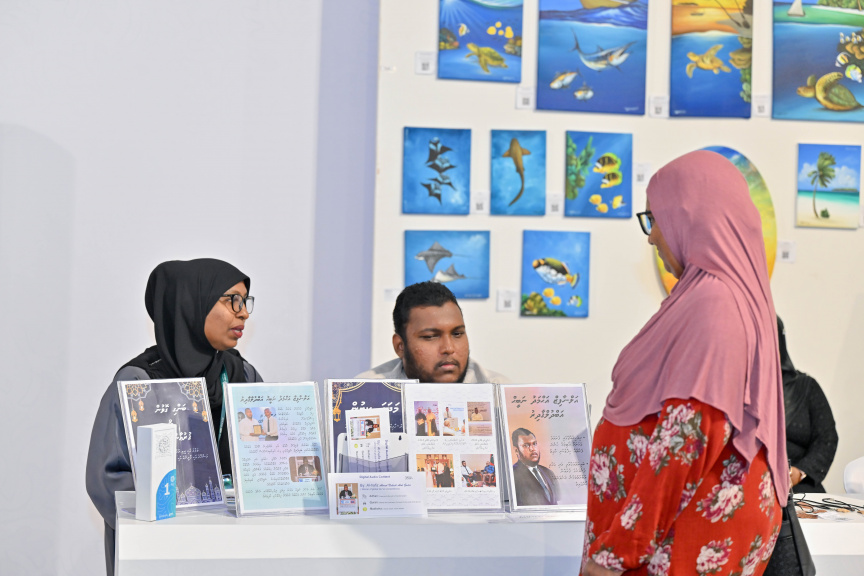 ދިވެހީންގެ އުފެއްދުންތެރިކަމުގެ މައުރަޒުގެ ތެރެއިން -- ފޮޓޯ/ ރައީސް އޮފީސް