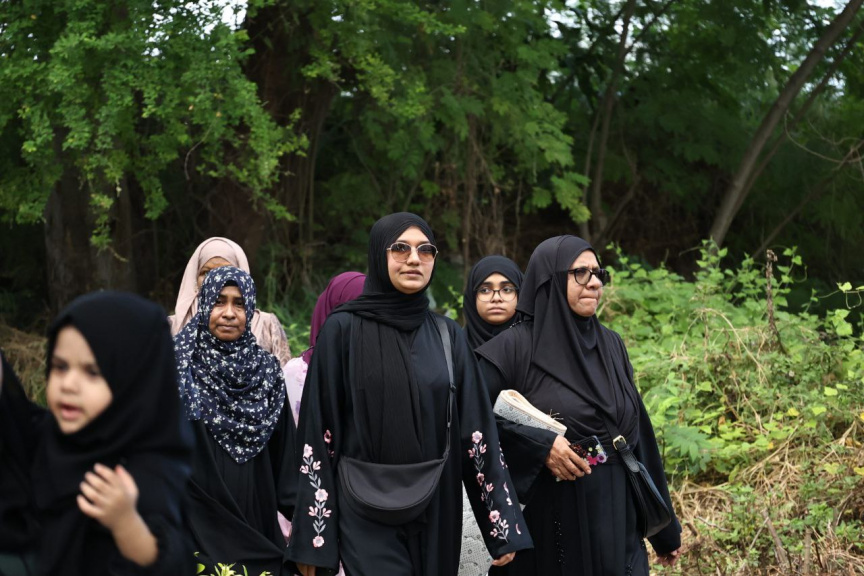 މާލޭގެ އެކި ސަރަހައްދުތަކުގައި ޢީދު ނަމާދުކުރުން: ބޮޑު ޢީދަކީ ރާއްޖޭގައި ކުލަގަދަކޮށް ފާހަގަކުރާ ޢީދެއް -- ސަން ފޮޓޯ/ މާނިއު މުހައްމަދު
